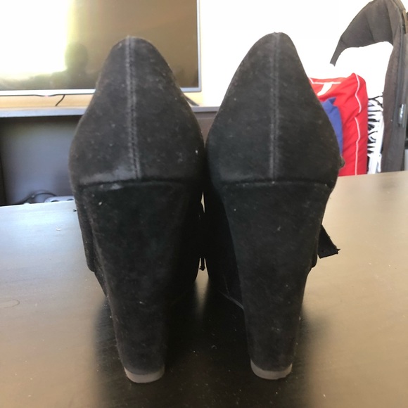 Black suede wedges w/ bow tie | Restricted - Picture 5 of 6